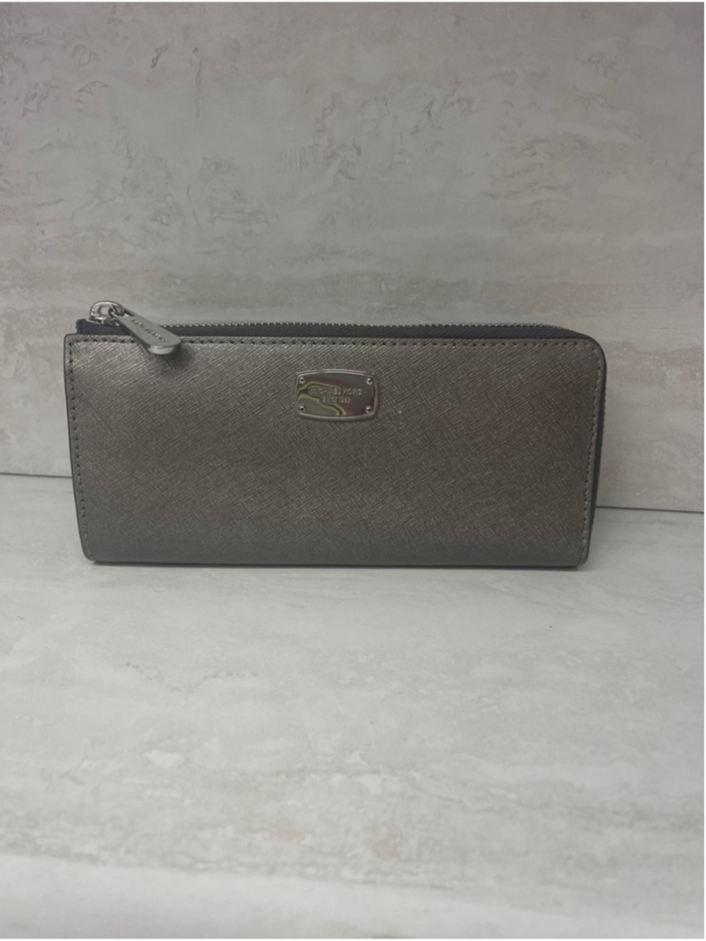 Michael Kors 3/4 Zip Wallet iGunmetal